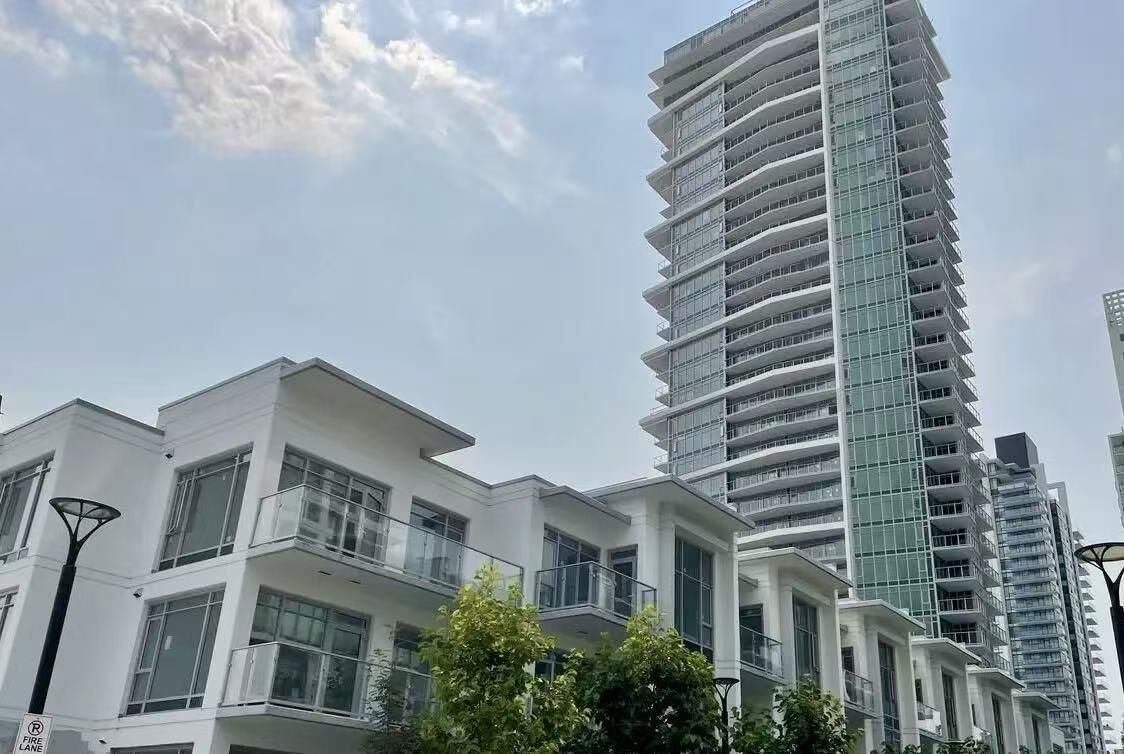 Property Photo:  2381 Beta Avenue 1309  BC V5C 5N1 