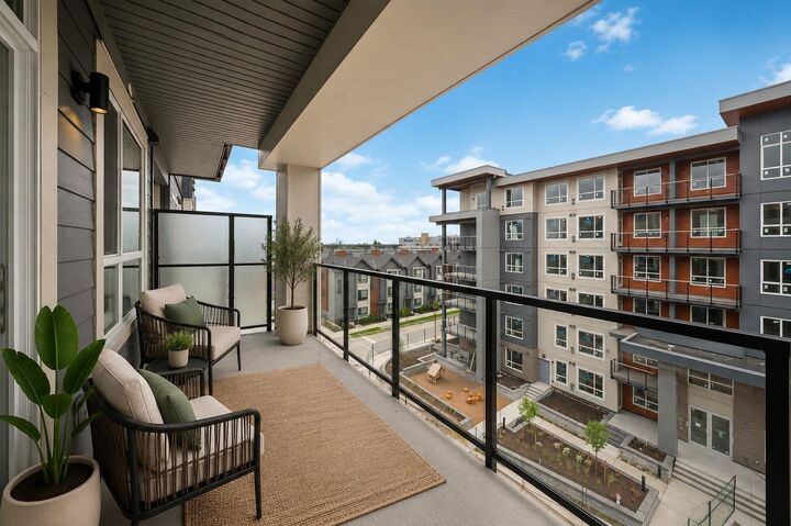 Property Photo: 30490 Cardinal Avenue 313 BC V3T 1K6