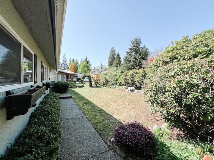 Property Photo:  