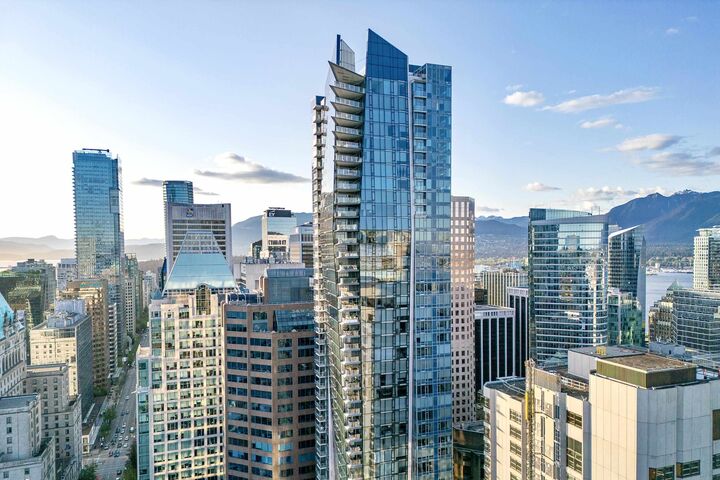 667 Howe Street 2902 — photo 1