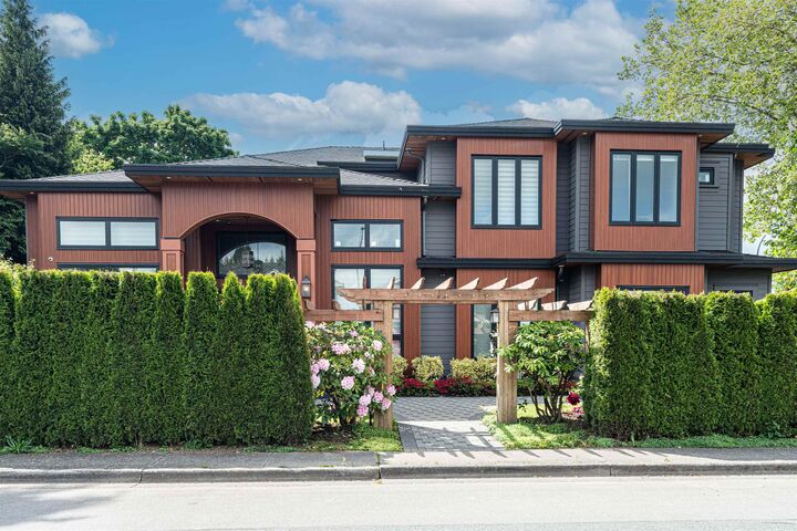 7660 Malahat Avenue — photo 1