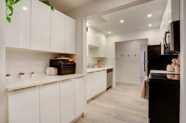 1544 Fir Street 105 — photo 1