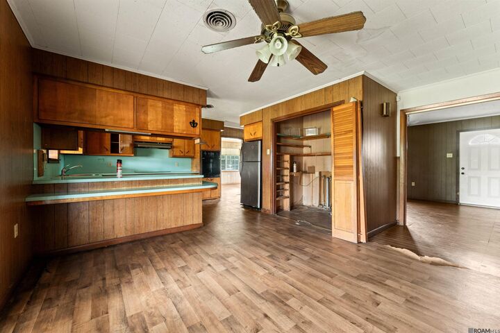 Property Photo:  403 Vatican Dr  LA 70346 