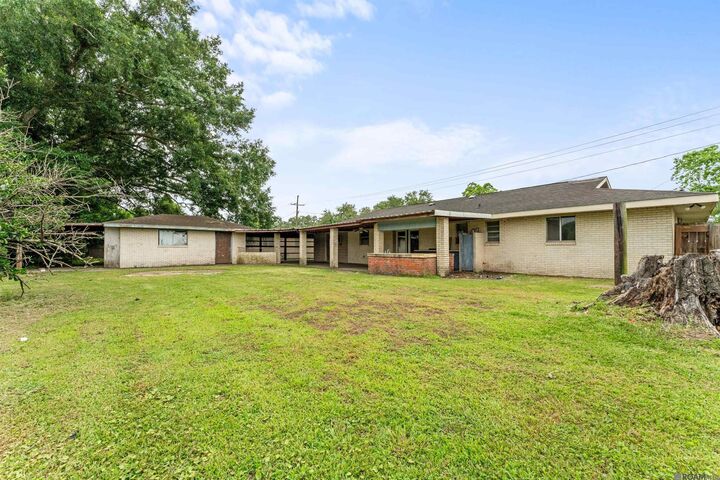 Property Photo: 403 Vatican Dr LA 70346