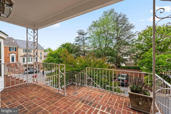 Property Photo: 8015 Quarry Ridge Way MD 20817