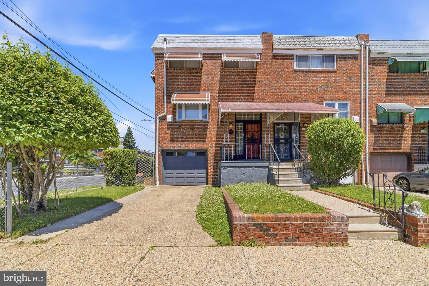 Property Photo:  1135 W Thompson Street  PA 19122 