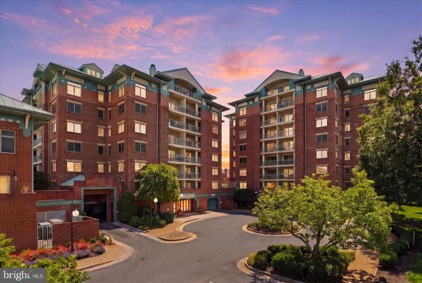 Property Photo: 505 E Braddock Road E 504 VA 22314