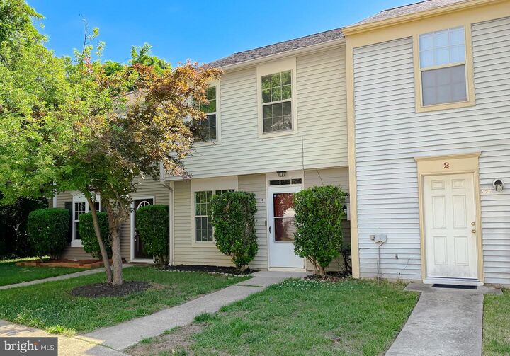 Property Photo:  4 Chinaberry Lane  MD 20640 