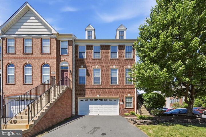 Property Photo:  20047 Northville Hills Terrace  VA 20147 