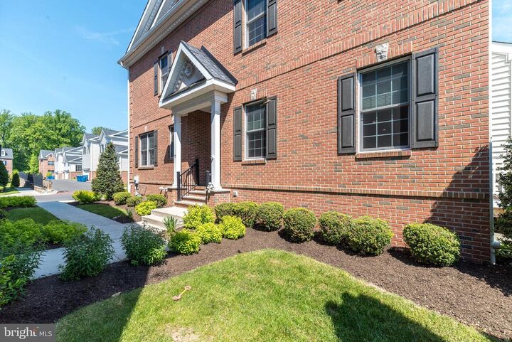 Property Photo:  73 Creekview Lane  PA 19067 