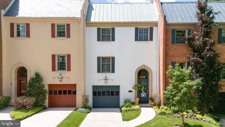 Property Photo:  4 Hume Court 25  MD 21204 