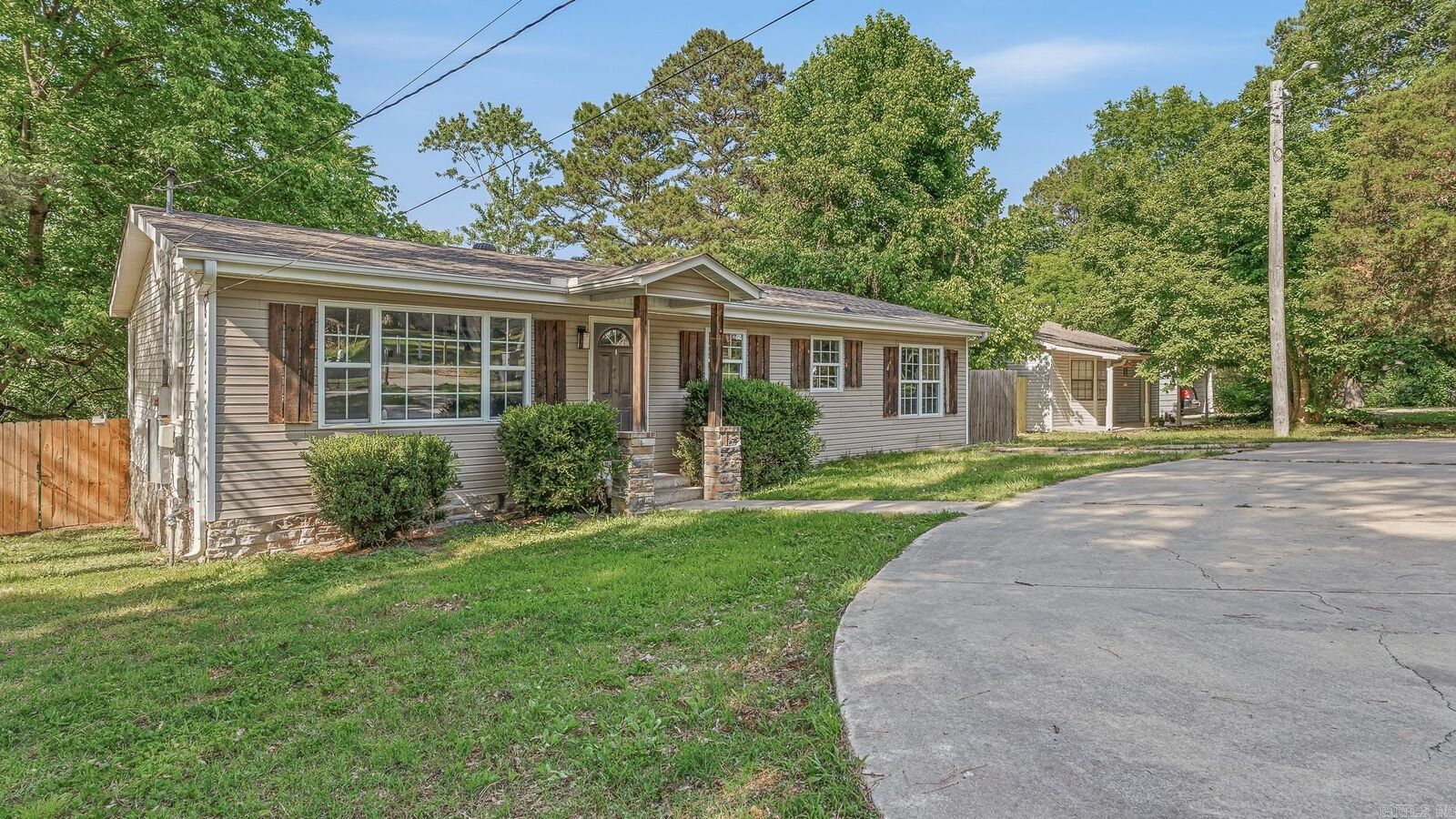 Property Photo:  1307 Wirt St  AR 72450 