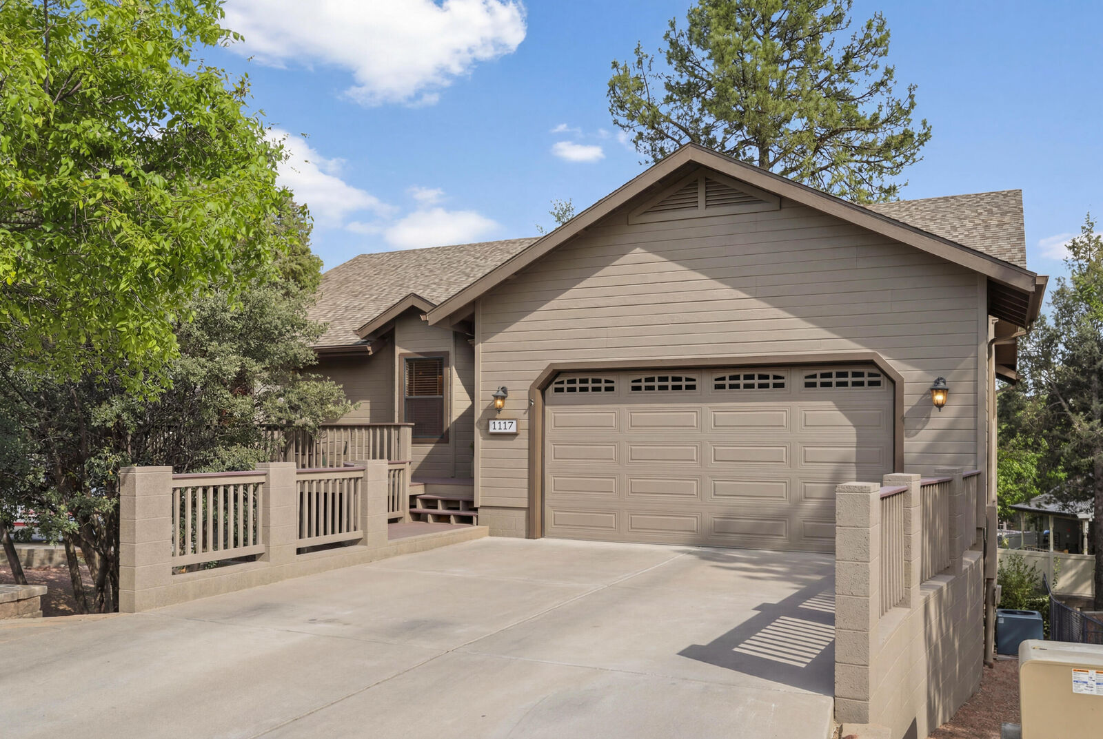Property Photo:  1117 N Bavarian Way  AZ 85541 