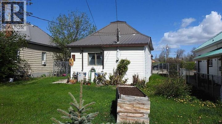 Property Photo: 2217 20 Street AB T0L 1R0