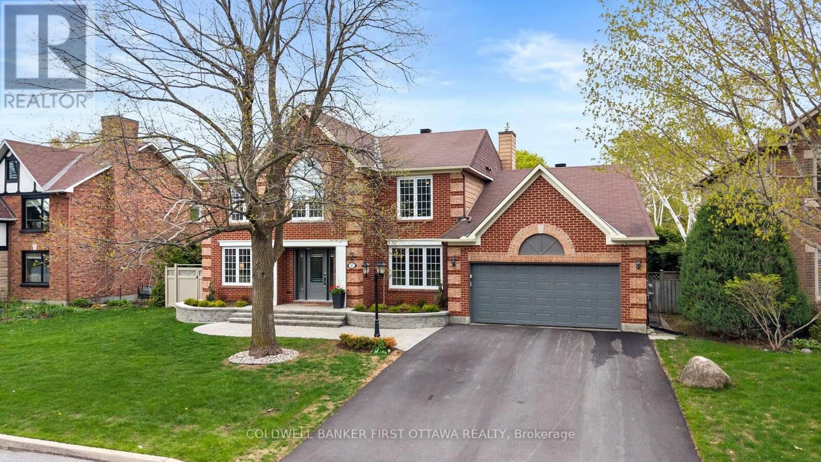 Property Photo:  42 Hampel Crescent  ON K2S 1E4 