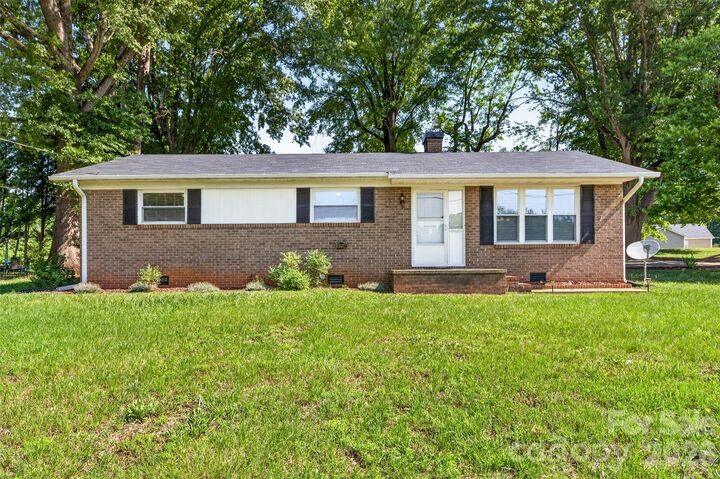 Property Photo: 1771 24th Avenue Court NE NC 28601