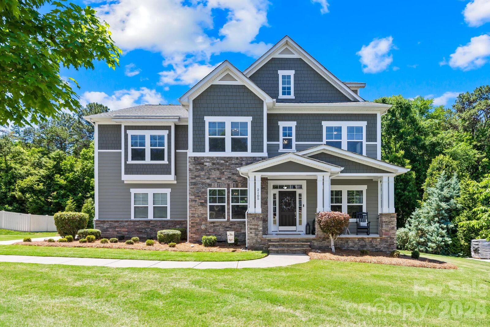 Property Photo:  2105 Madeira Circle  NC 28173 