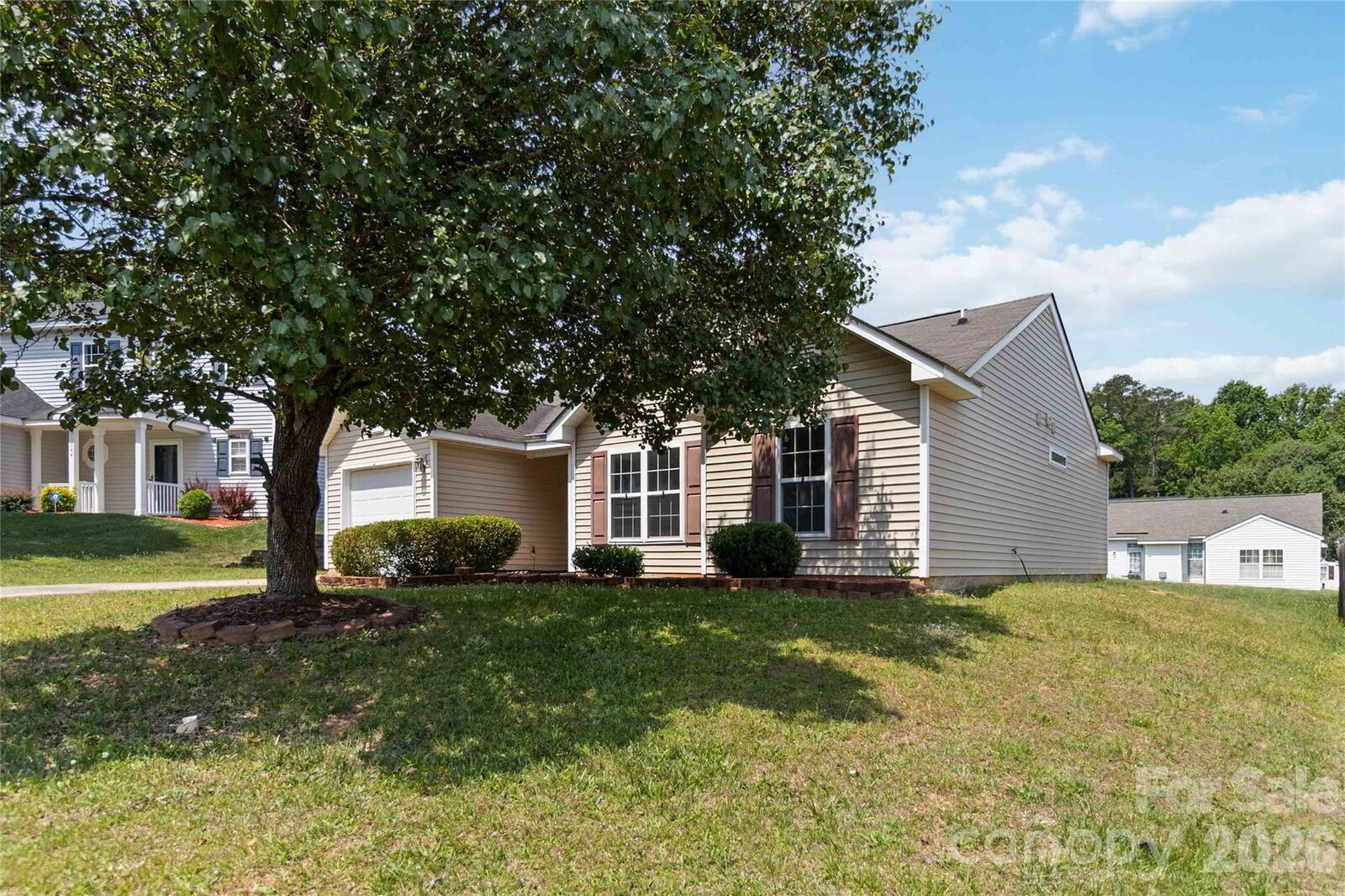 Property Photo: 740 Aberdeen Glen Place NC 28214