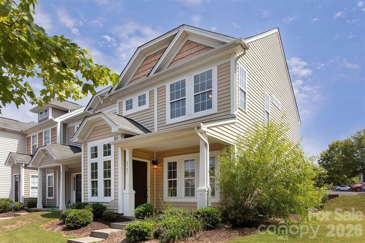 Property Photo: 2721 Grain Mill Lane NC 28214