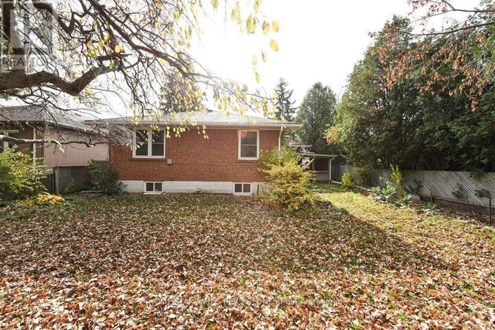 Property Photo:  172 Betty Ann Drive  ON M2N 1X6 