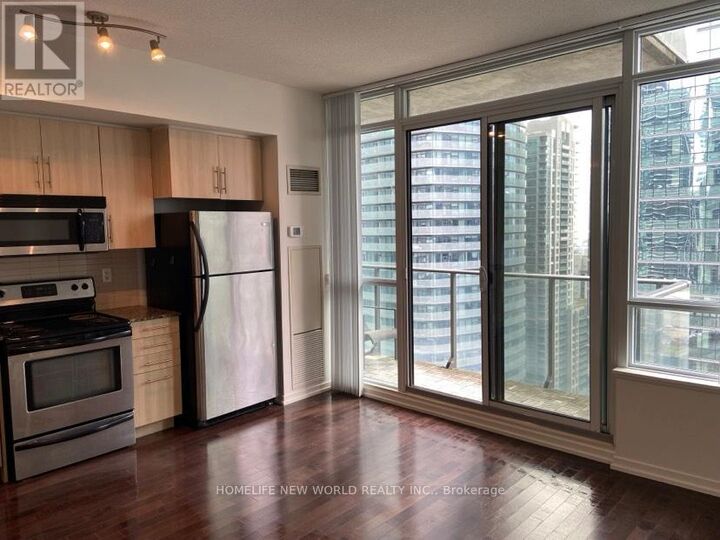 Property Photo: 65 Bremner Boulevard 2004 ON M5J 0A7