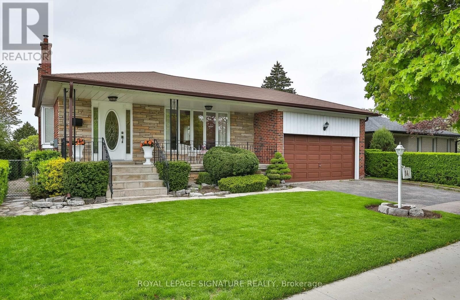 Property Photo:  14 Logstone Crescent  ON M1E 4M3 
