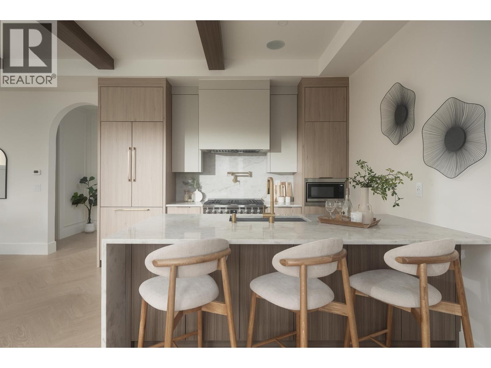 Property Photo:  3391 Victoria Drive 2  BC V5N 4M3 