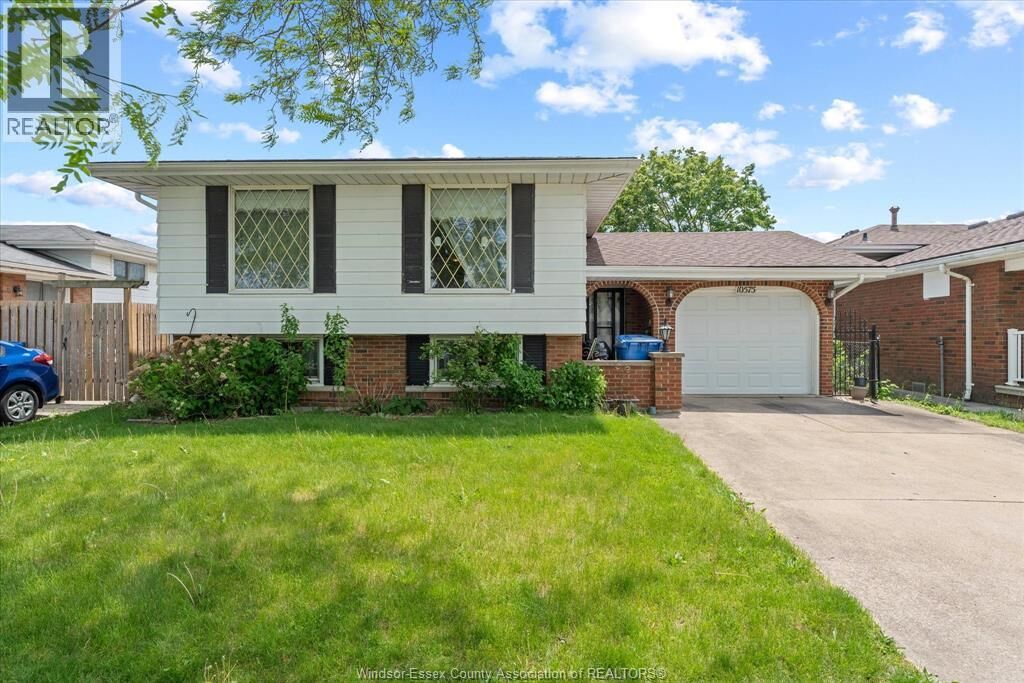 Property Photo:  10575 Mulberry Drive  ON N8R 1H7 
