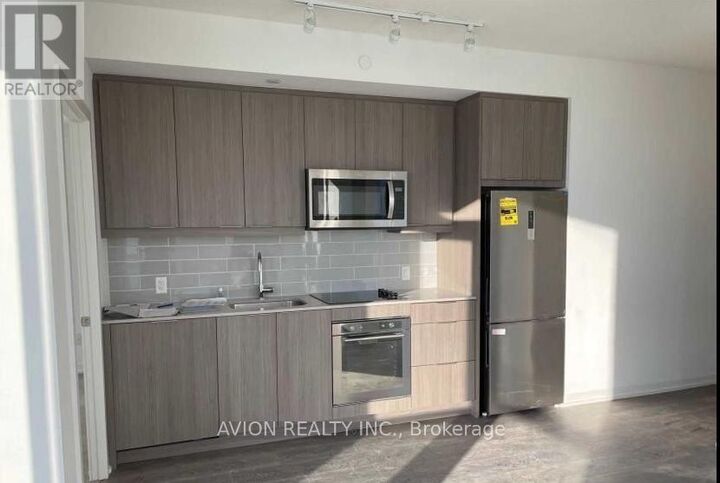 Property Photo:  32 Forest Manor Road 2608  ON M2J 1M5 