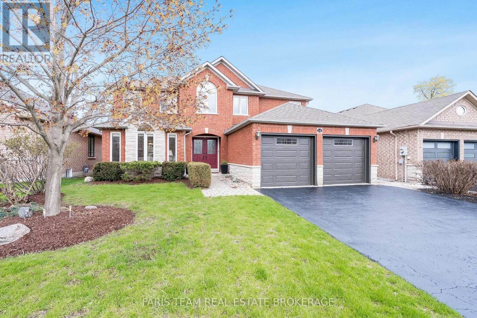 Property Photo: 14 Bluewater Trail ON L4N 0G8
