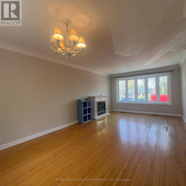 Property Photo:  606 South Pinegrove Road South  ON L6K 2C6 