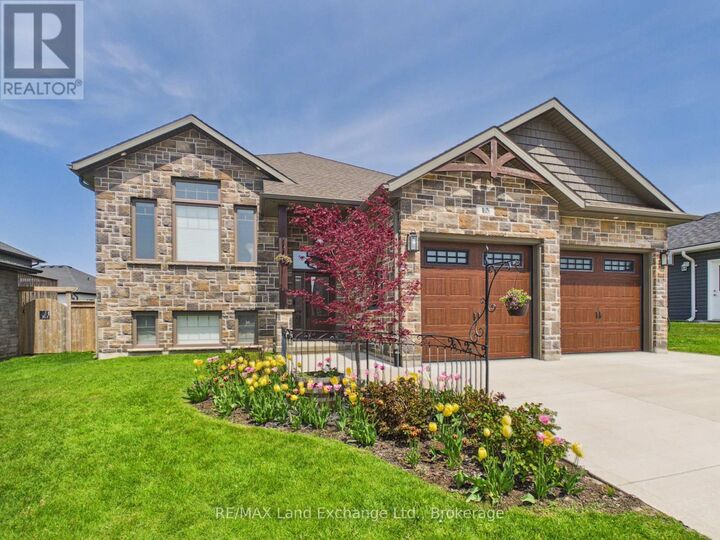 Property Photo:  13 Lakefield Drive  ON N2Z 0C9 