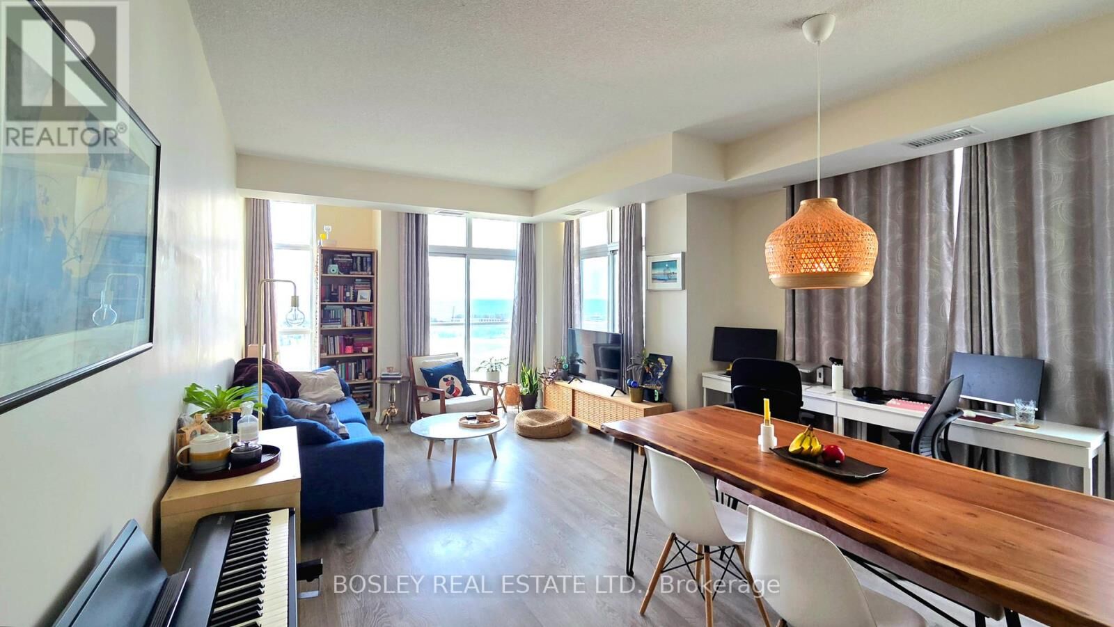 Property Photo: 65 East Liberty Street 1905 ON M6K 3R2