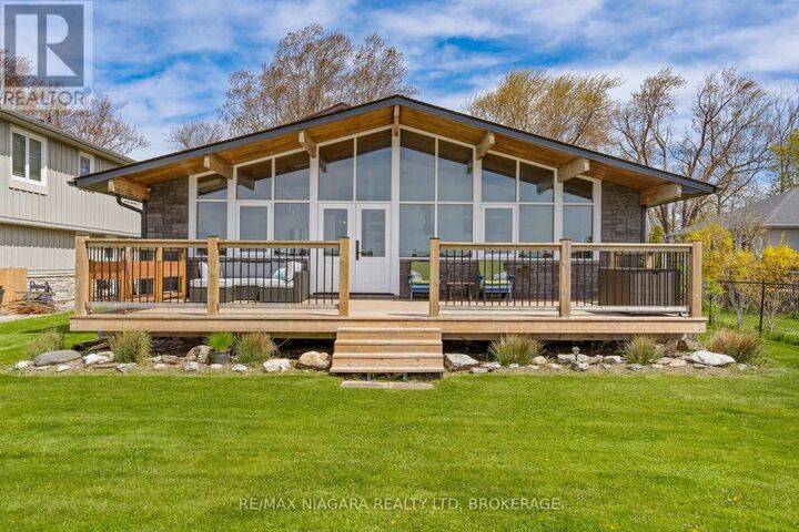 10825 Lakeshore Road West — photo 1