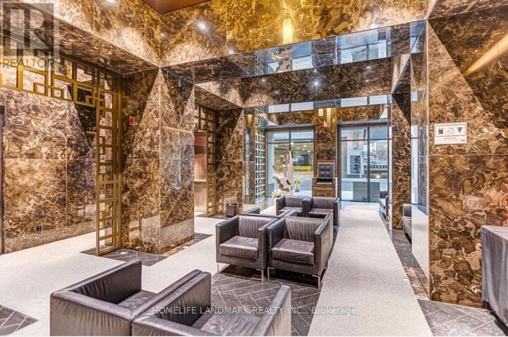 Property Photo:  70 Temperance Street 1215  ON M5H 4E8 