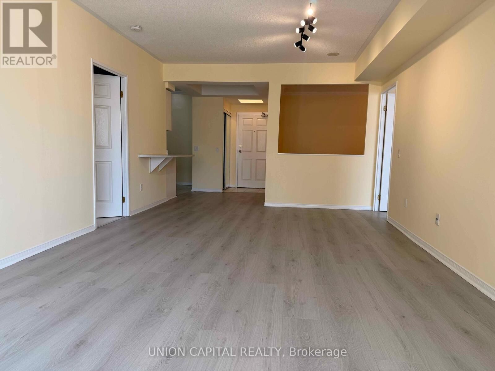 Property Photo:  7398 Yonge Street 311  ON L4J 8J2 
