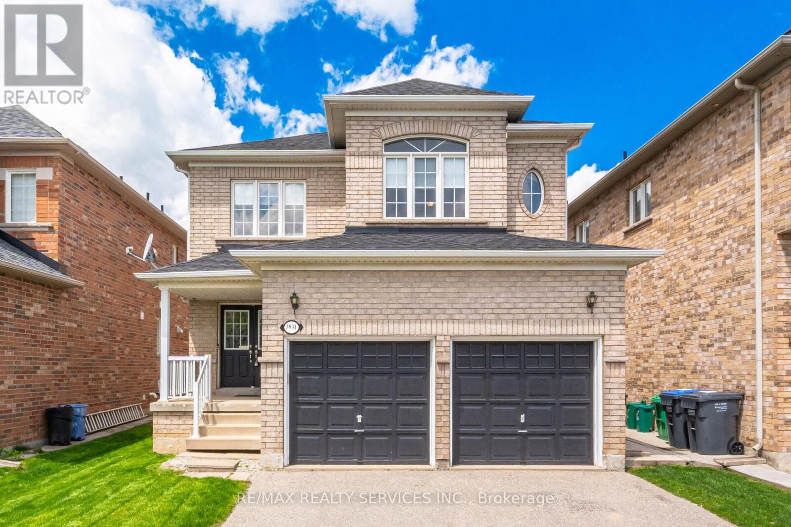 Property Photo: 3931 Passway Road ON L5N 8N4