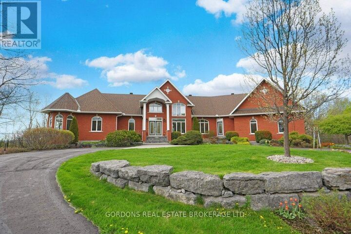 Property Photo:  2369 Lookout Drive  ON K4C 1C1 