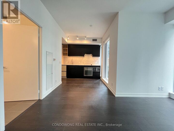 Property Photo: 55 Mercer Street 3706 ON M5V 0W4