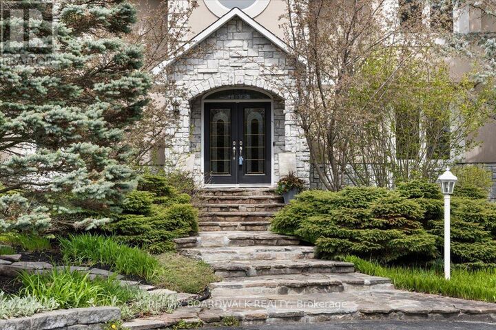 Property Photo:  1520 Royal Orchard Drive  ON K4C 1A9 