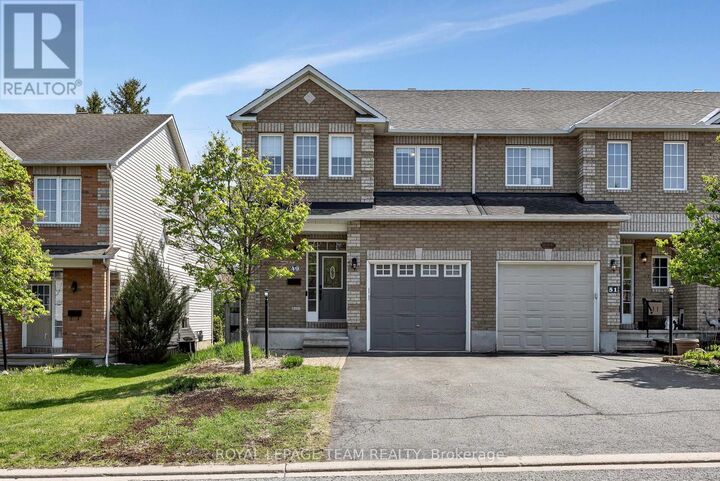Property Photo: 49 Chantilly Gate ON K2S 2B1