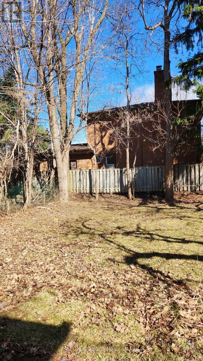 Property Photo:  126 Olive Avenue  ON M2N 4P1 