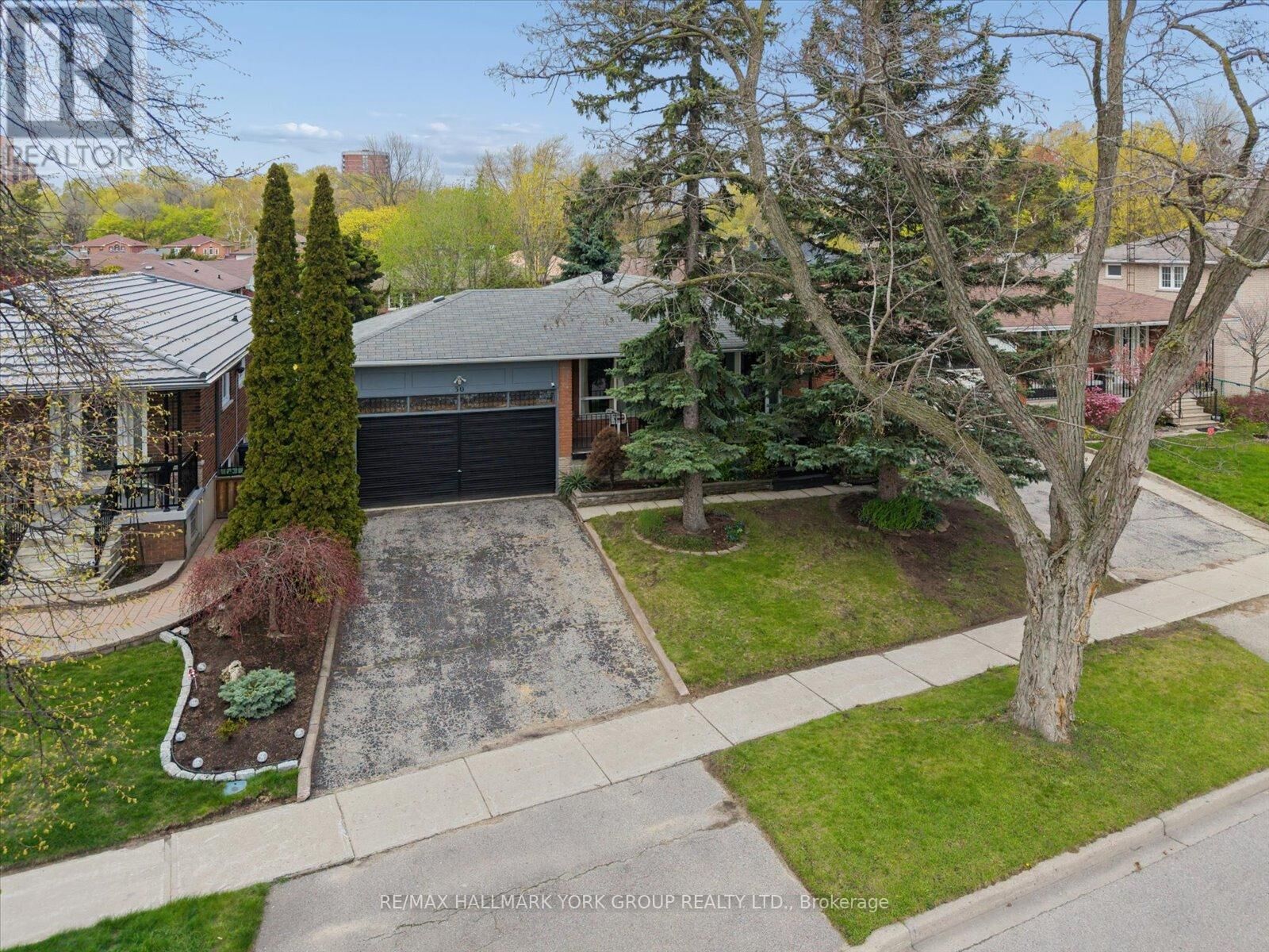 Property Photo:  30 Briarbluff Avenue  ON M1E 3H3 