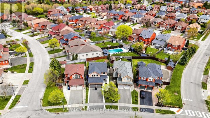 Property Photo:  6 Terrastone Court  ON L7E 2H1 