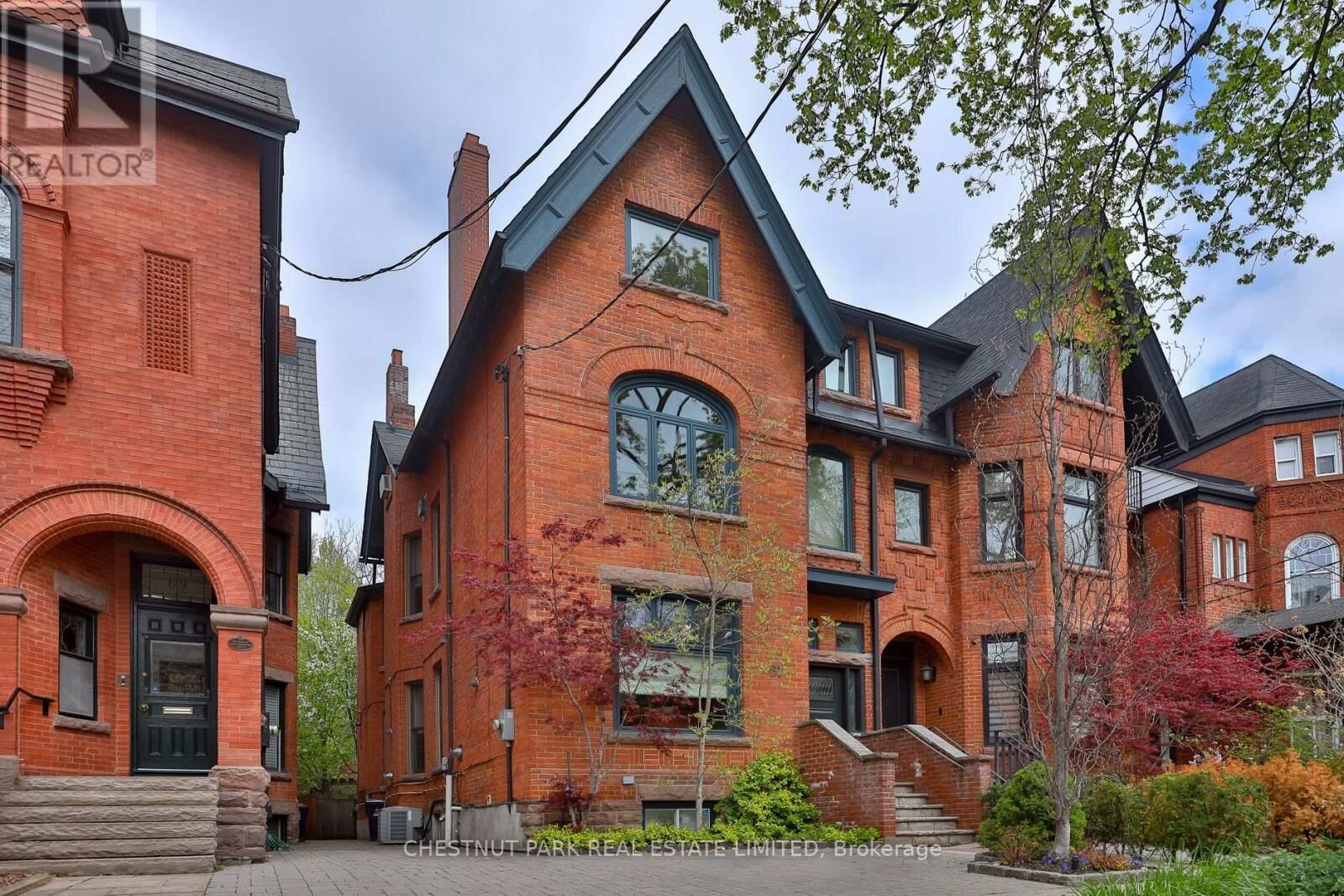 Property Photo:  67 Madison Avenue  ON M5R 2S3 