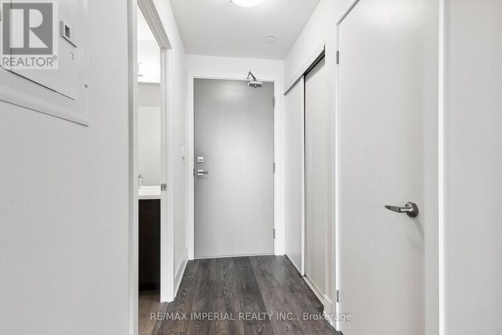 Property Photo:  188 Fairview Mall Drive 722  ON M2J 0H7 