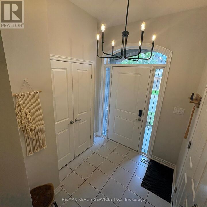 Property Photo:  7 Sonoma Valley Crescent  ON L9B 0J9 