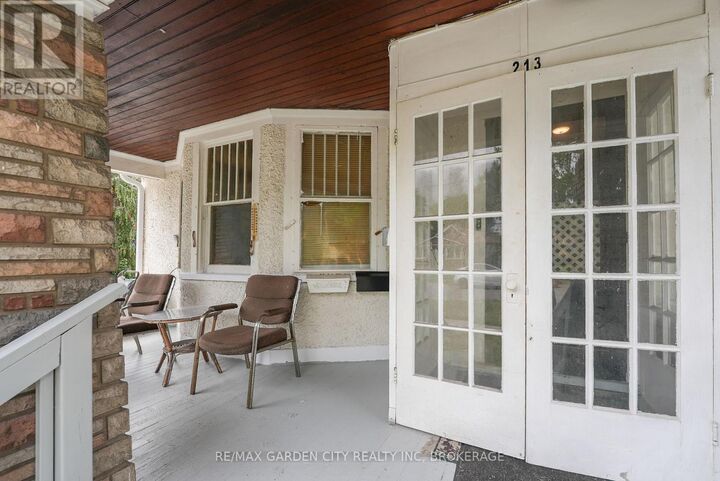 Property Photo:  213 Geneva Street  ON L2R 4P9 
