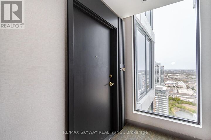 Property Photo:  5 Buttermill Avenue 5702  ON L4K 0J5 