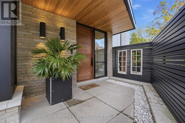 Property Photo: 43 Hillholm Road ON M5P 1M4